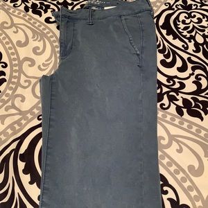American Eagle skinny khaki’s sz 4 great condition
